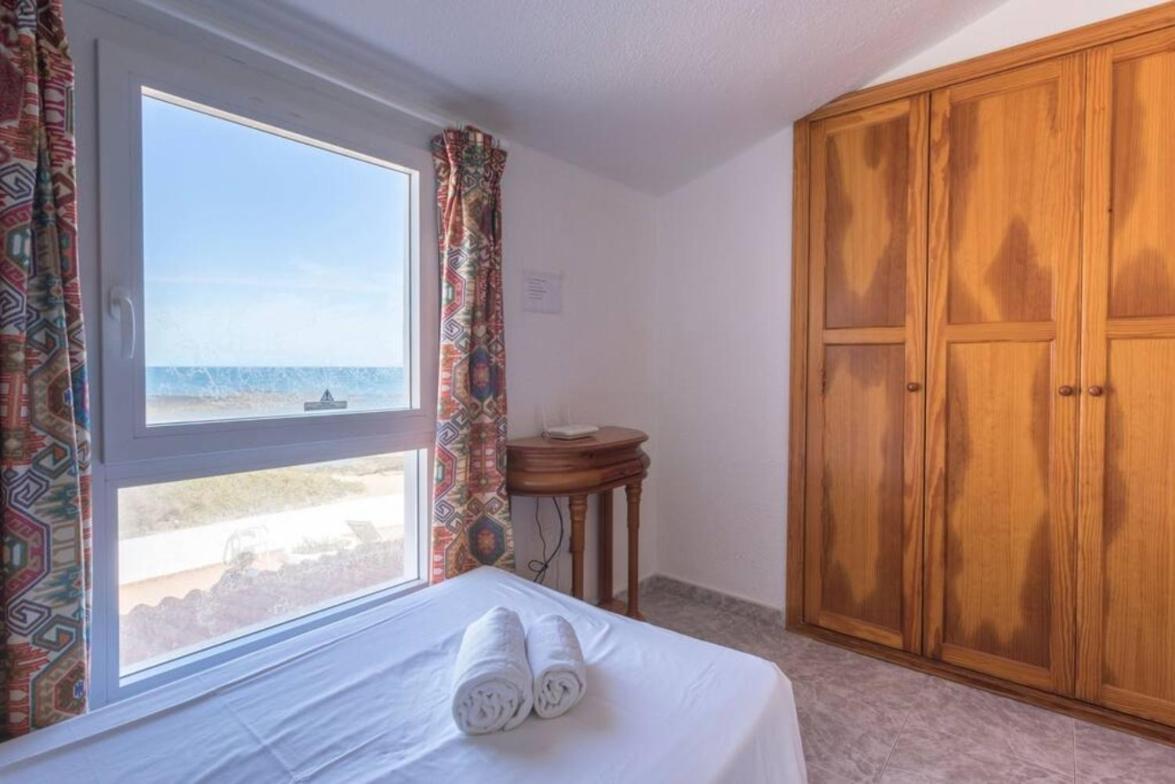 Villa Beachfront Remos With Lobos Island View, Private Pool, Wifi & Bbq By Amazzzing Travel Corralejo