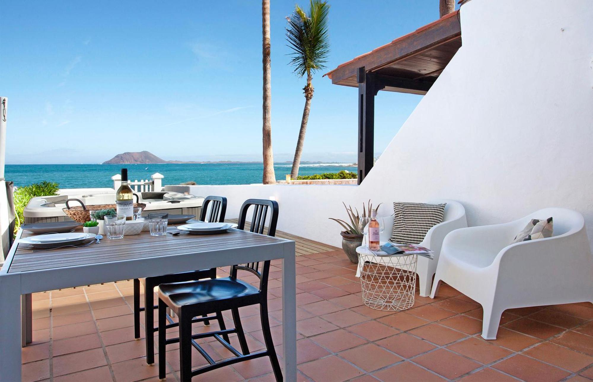 Luxury Oceanfront Villa Corralejo