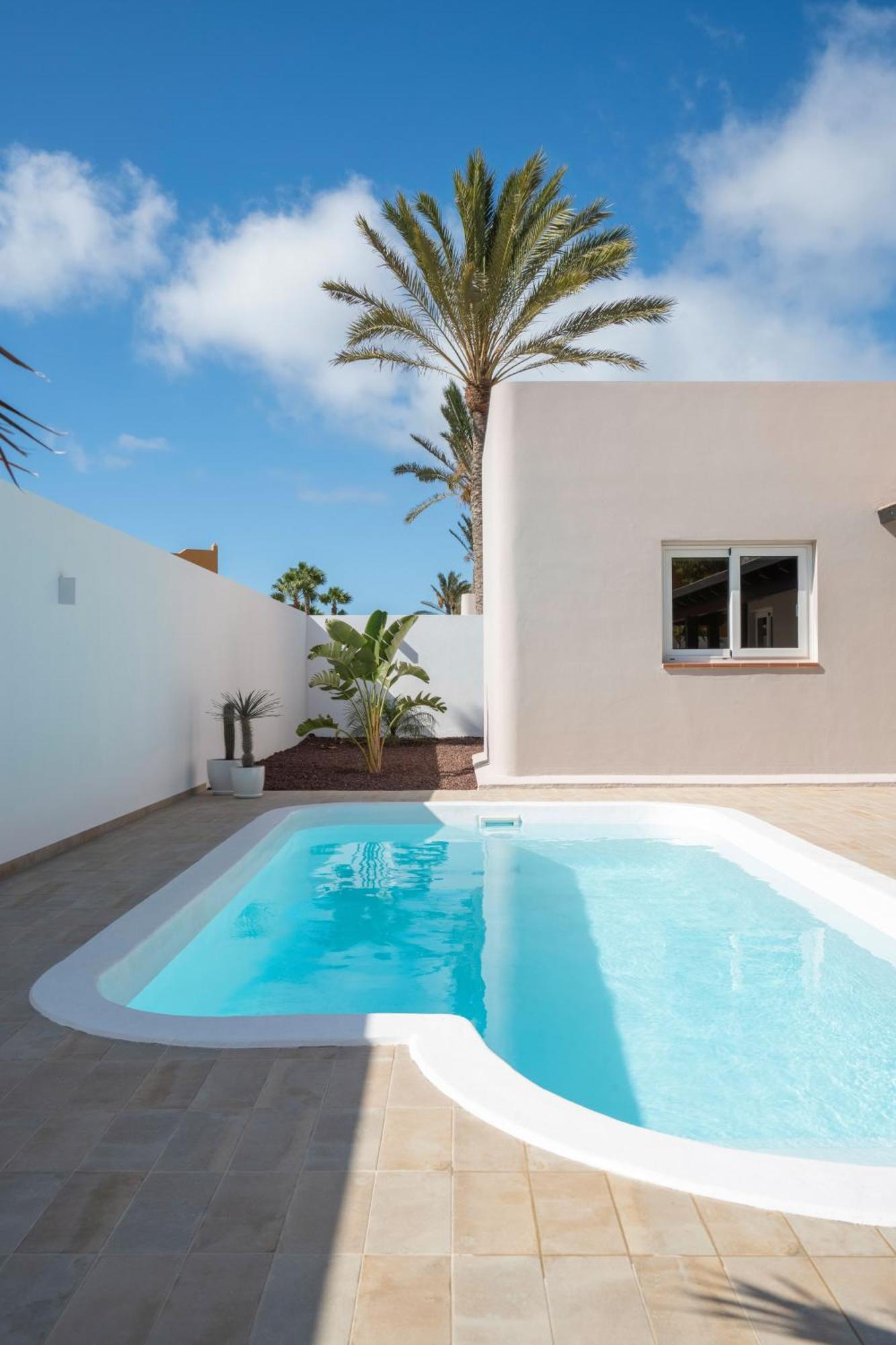 Tropico - Design House With Pool In