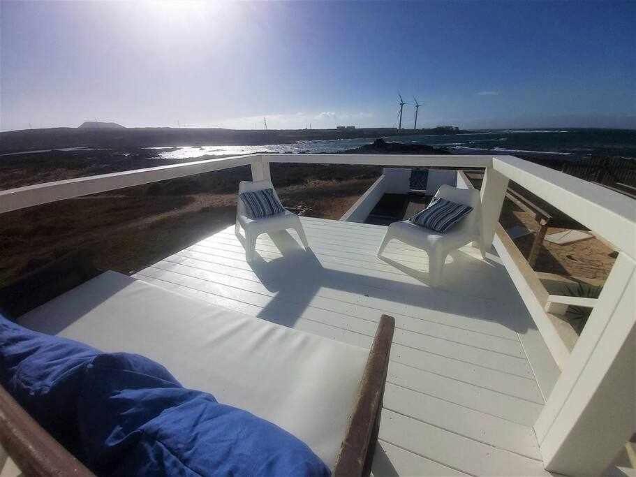 Blue Breeze House With Pool Facing Sea *