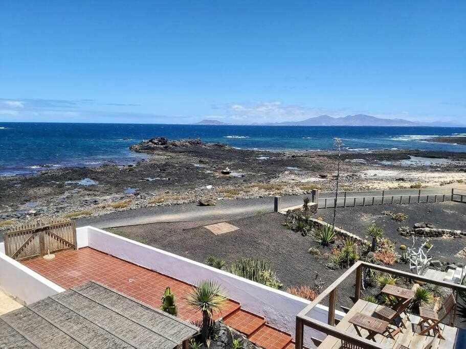 Blue Breeze House With Pool Facing Sea *
