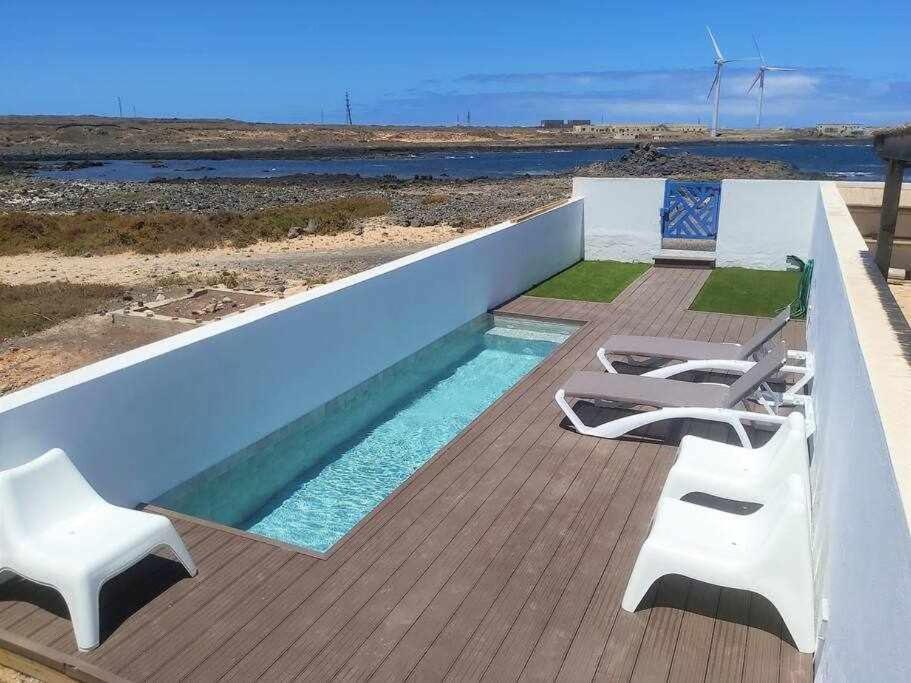 Blue Breeze House With Pool Facing Sea Vakantiehuis Corralejo