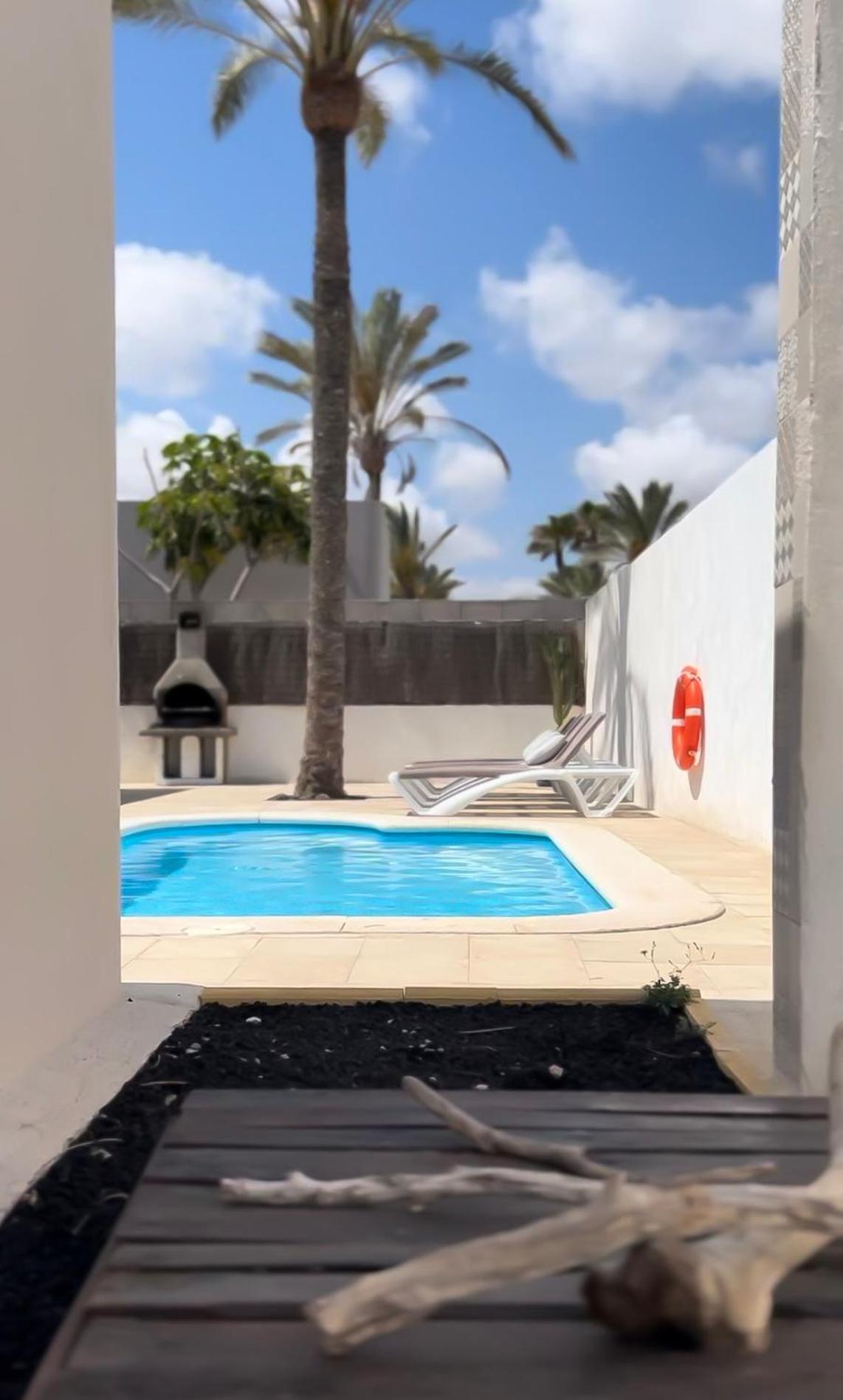 Villa House Boho Palm With Private Heated Pool And Garden, 3 Bedrooms, Wi-fi Corralejo