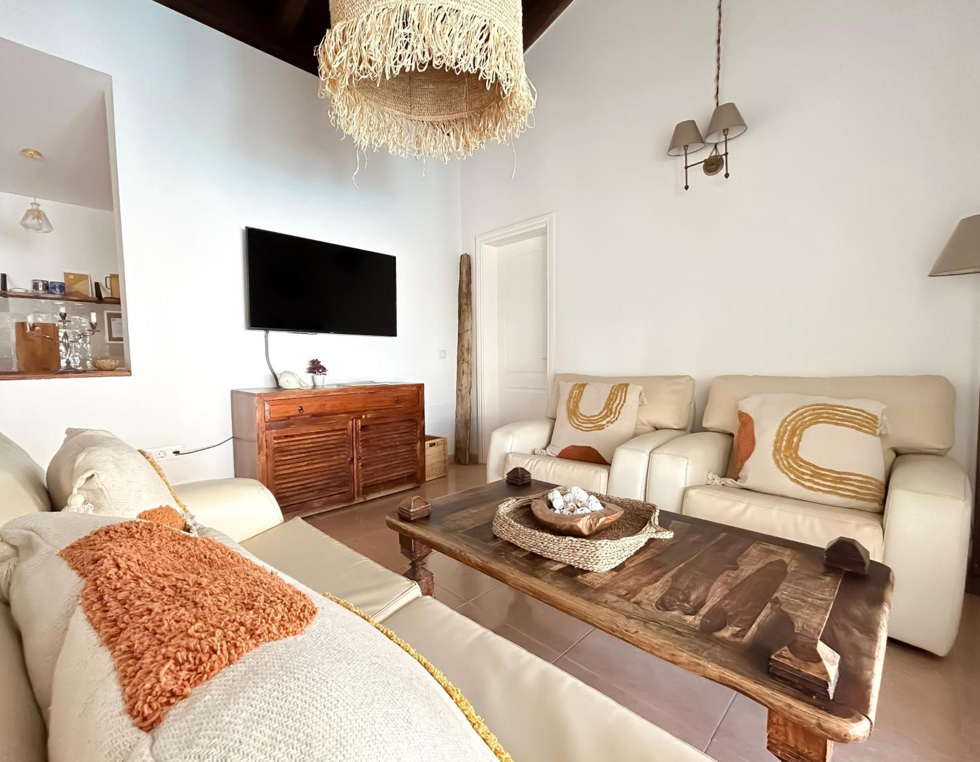 House Boho Palm With Private Heated Pool And Garden, 3 Bedrooms, Wi-fi Corralejo