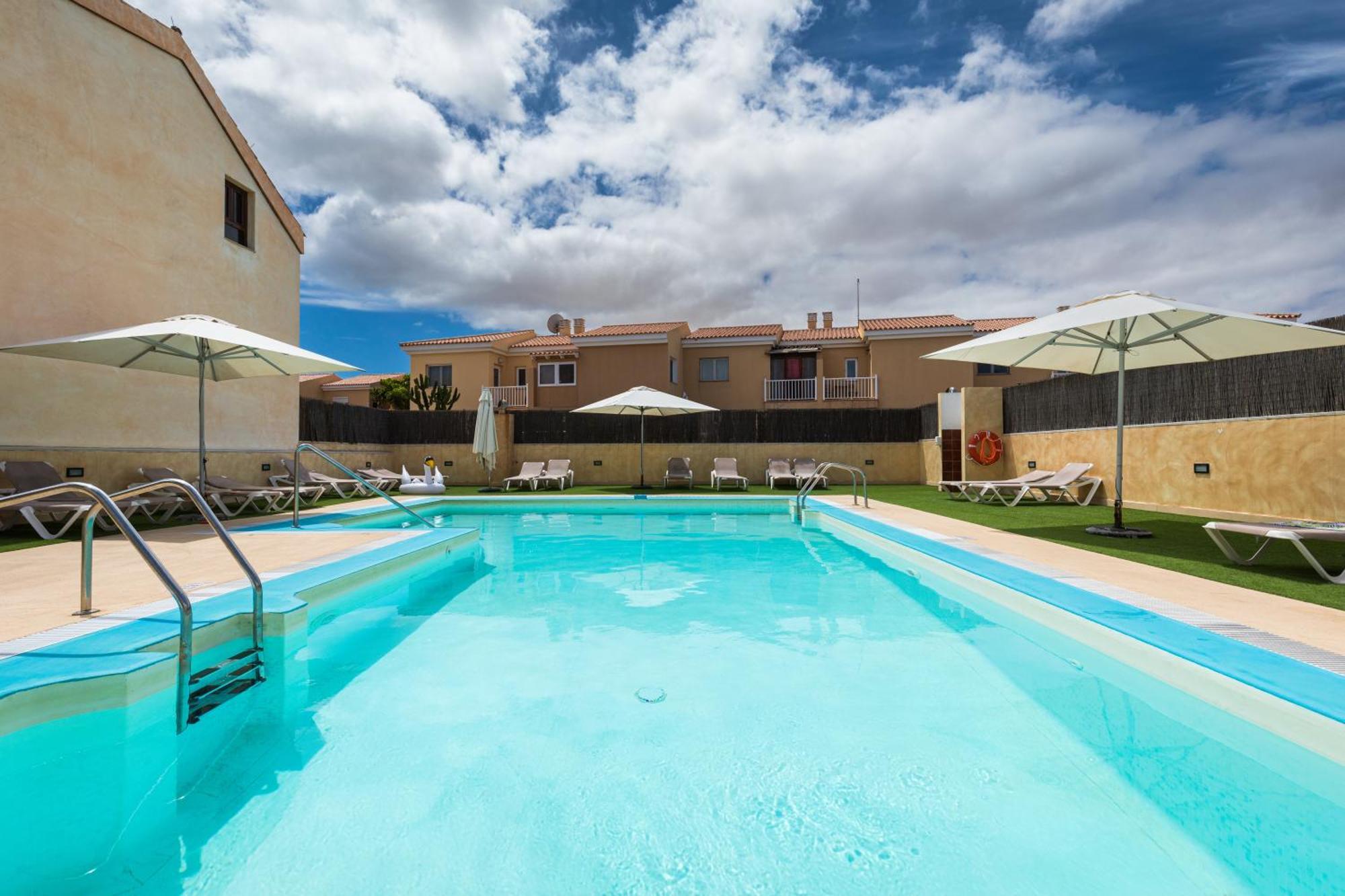 Sunset 4 Bedroom 200m To Beach+fast Wifi Villa *