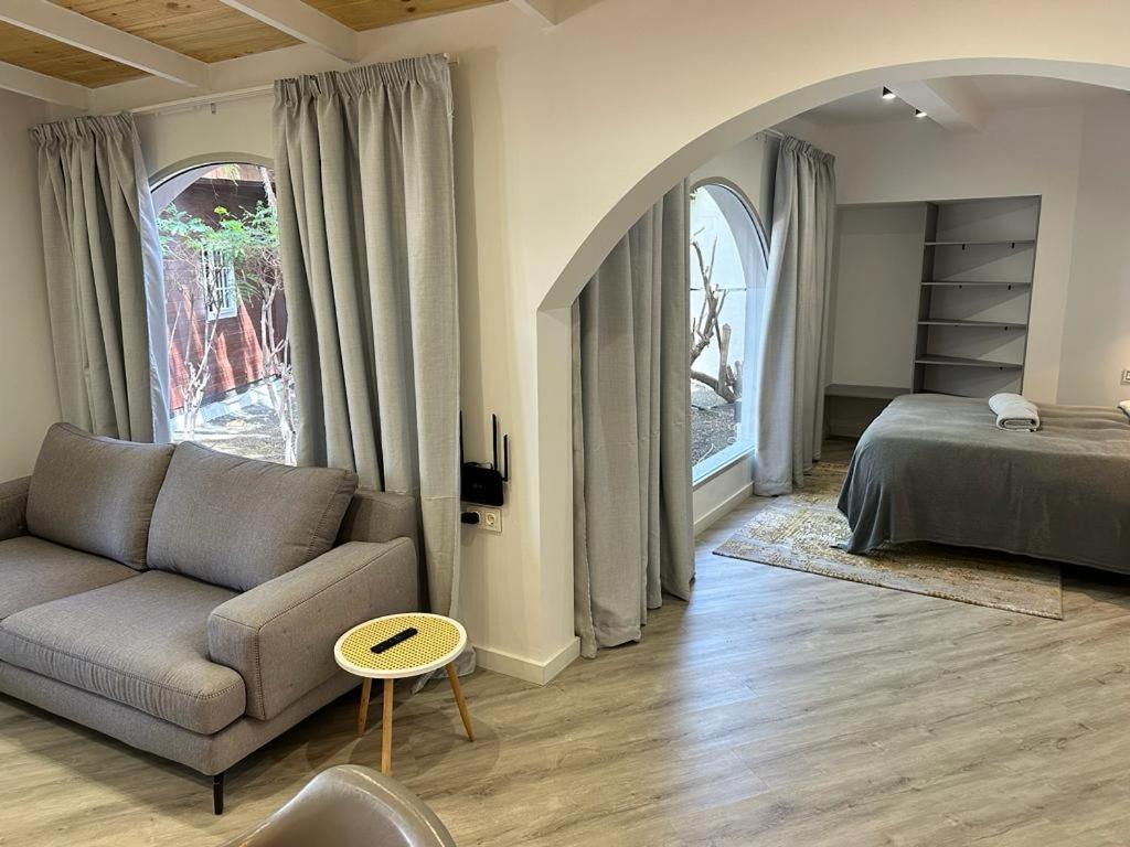Miramar Boutique Adults Only Apartment