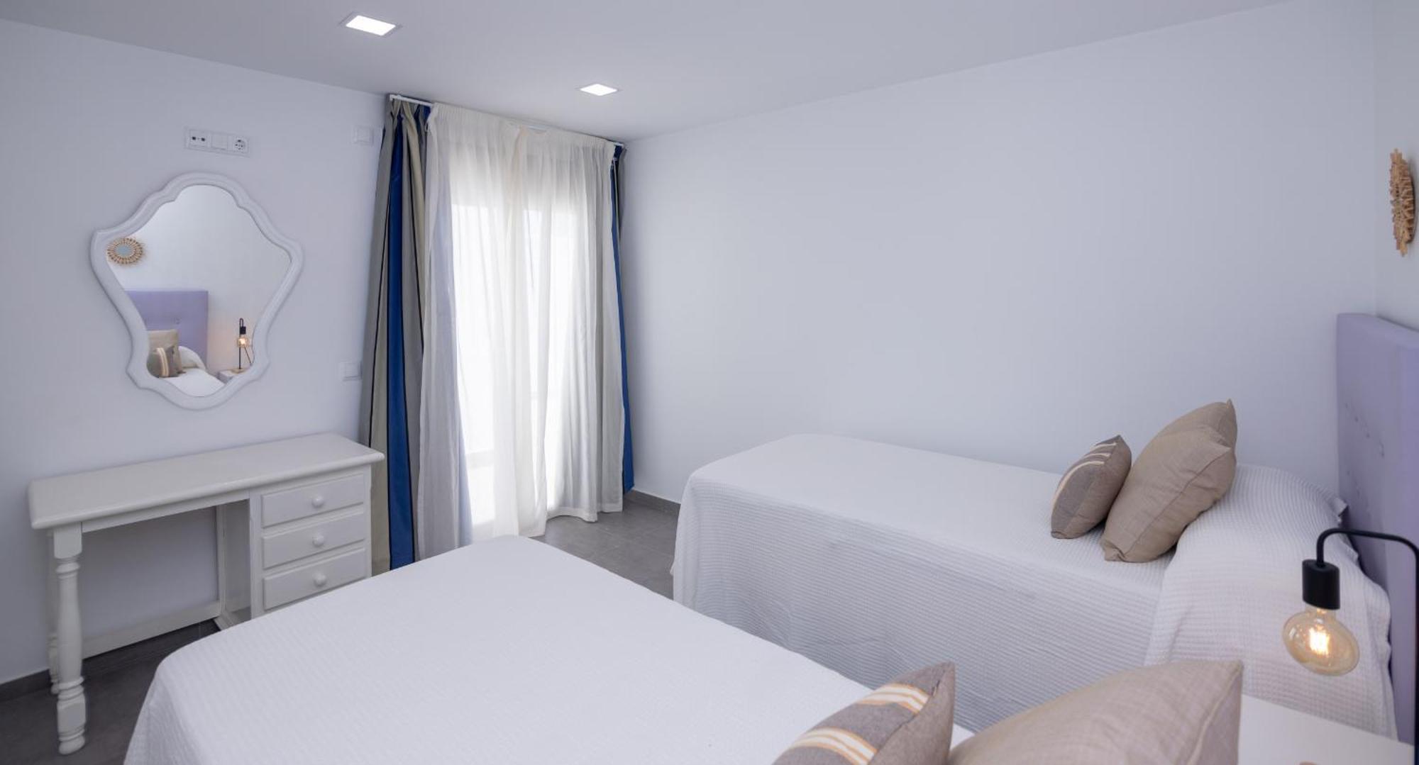 5 Beachfront By Holidays Appartement *