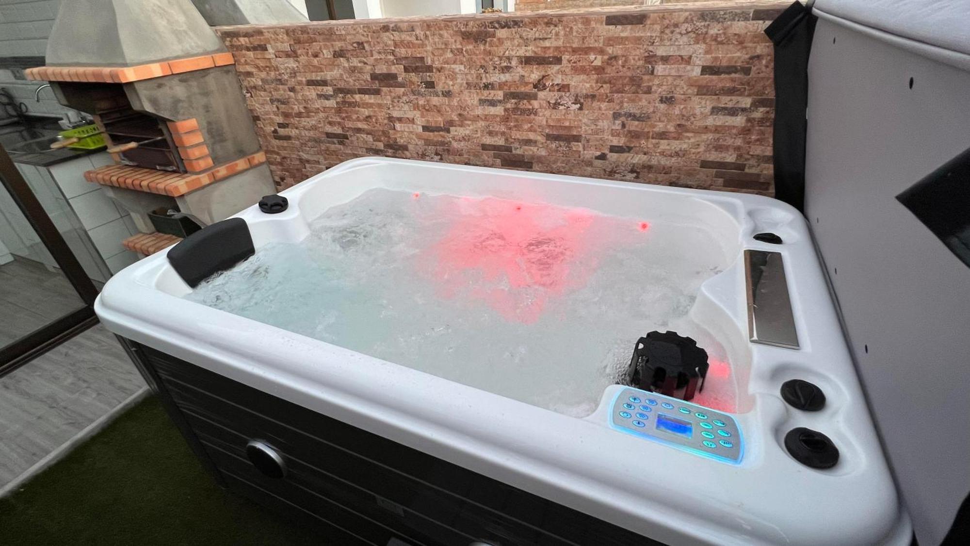 Apartment Estudio Agradable, Con Jacuzzi, Terraza Y Barbacoa, Totalmente Independiente
