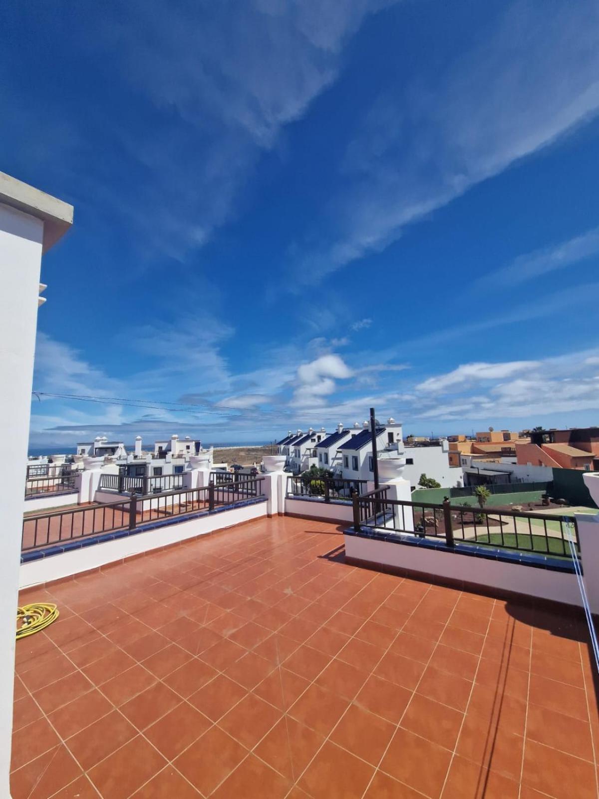 Tobia Villa Corralejo