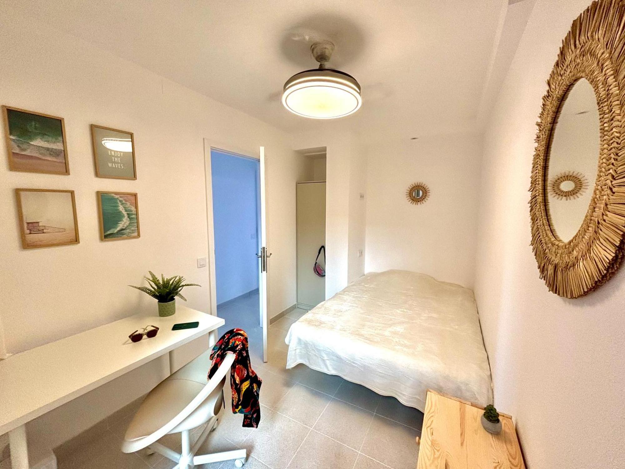Apartment Sunny Terraced Flat In Center *