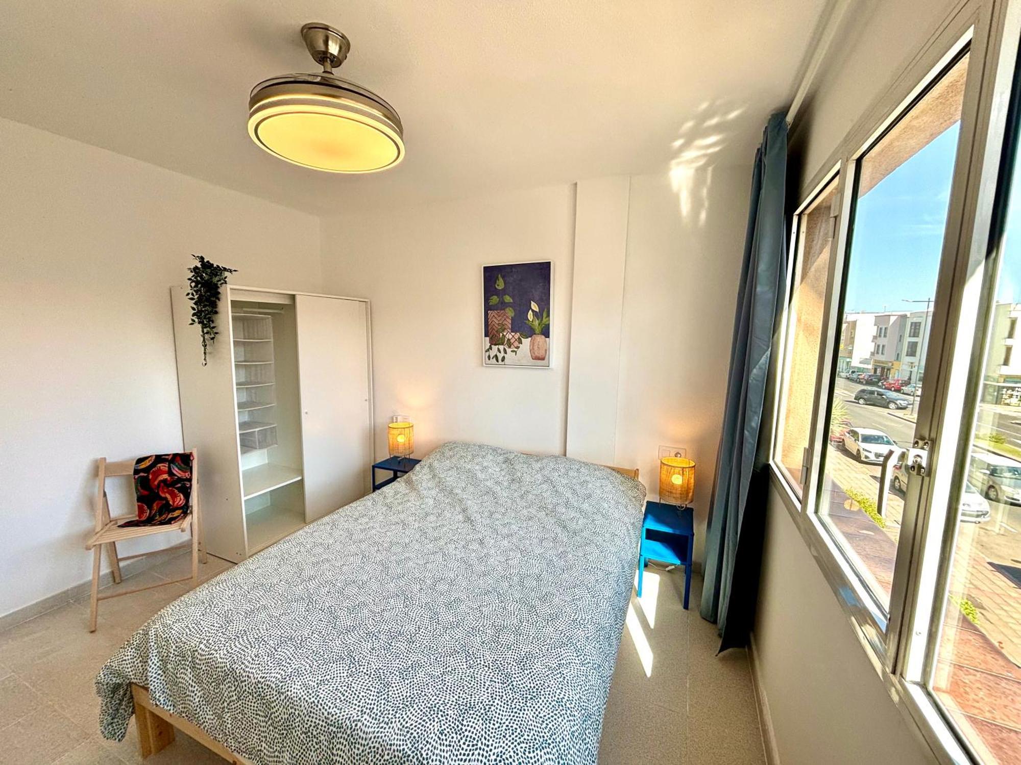 Sunny Terraced Flat In Center *