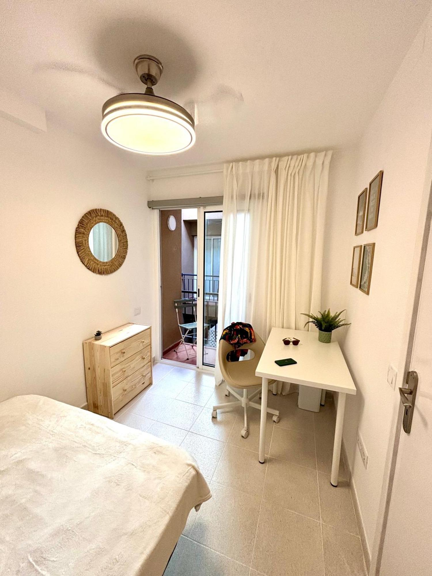 Apartment Sunny Terraced Flat In Center *