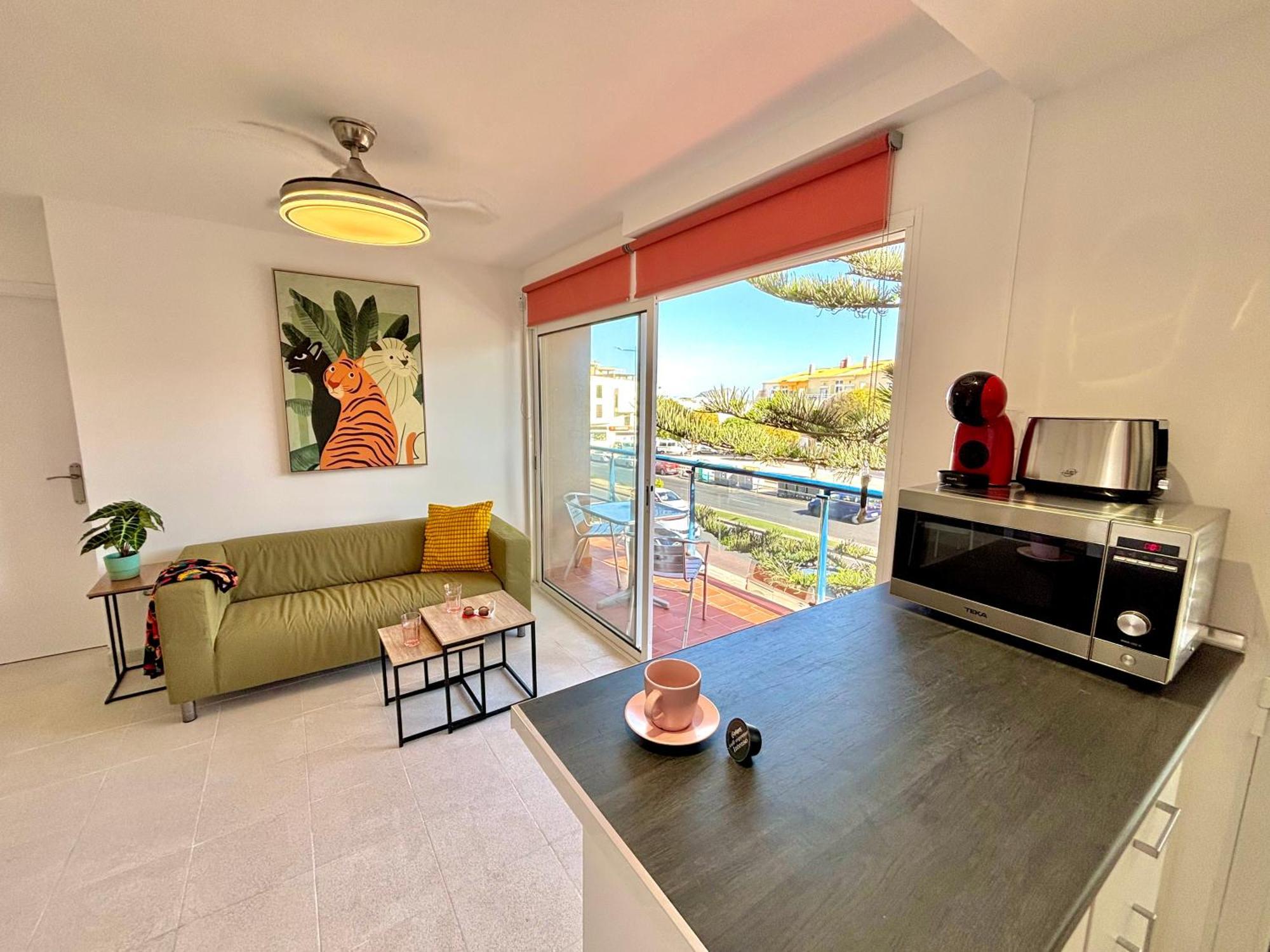 Apartment Sunny Terraced Flat In Center