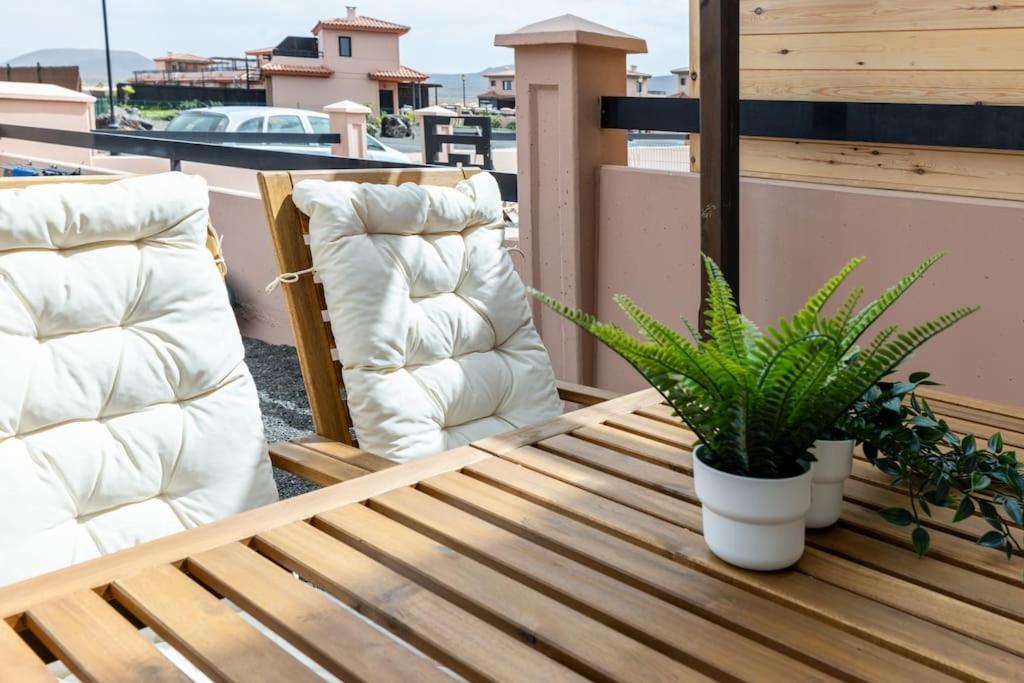 La Caleta Con Piscina Terraza Jardines Privados Terraza Y Wifi Corralejo