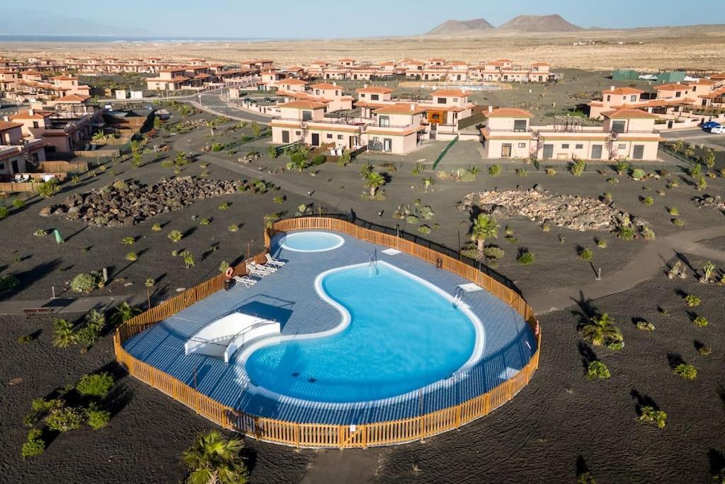 La Caleta Con Piscina Terraza Jardines Privados Terraza Y Wifi * Corralejo