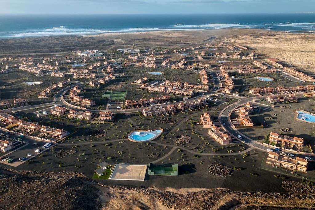 La Caleta Con Piscina Terraza Jardines Privados Terraza Y Wifi Corralejo