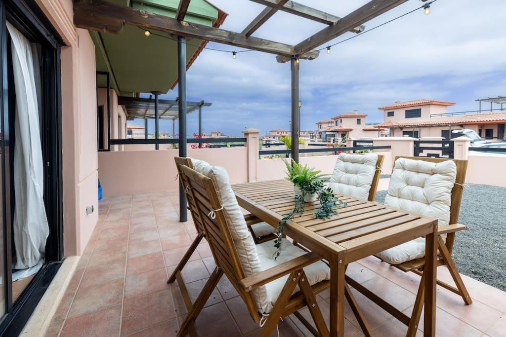 La Caleta Con Piscina Terraza Jardines Privados Terraza Y Wifi