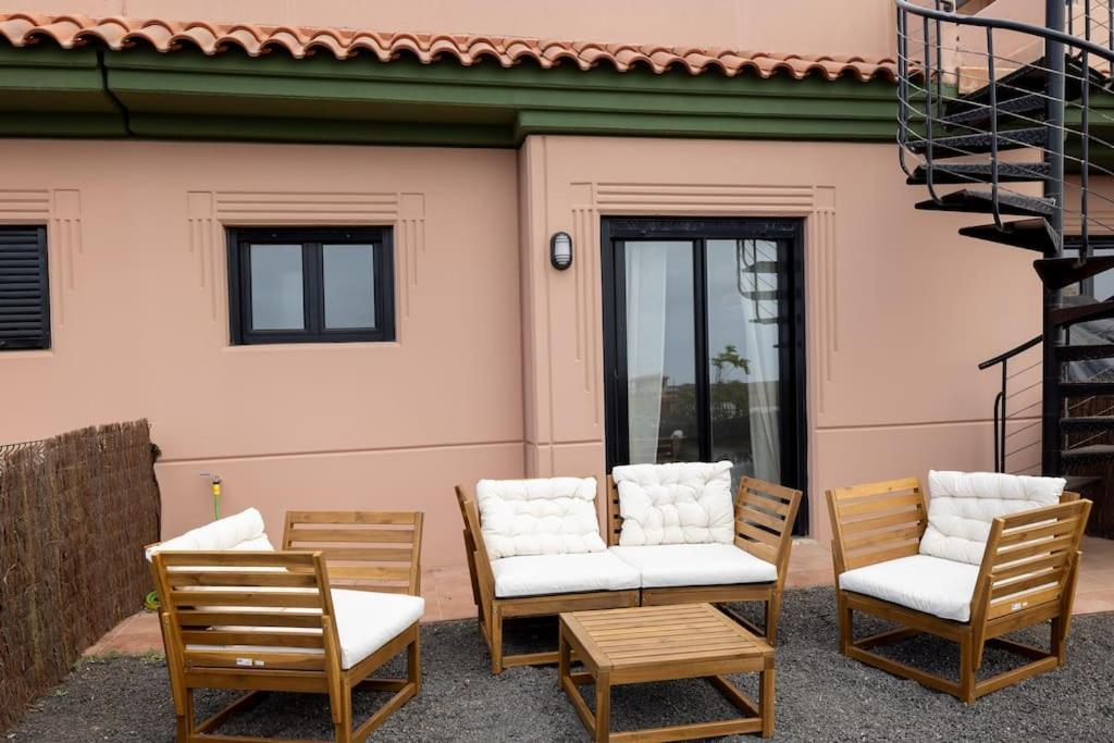 La Caleta Con Piscina Terraza Jardines Privados Terraza Y Wifi