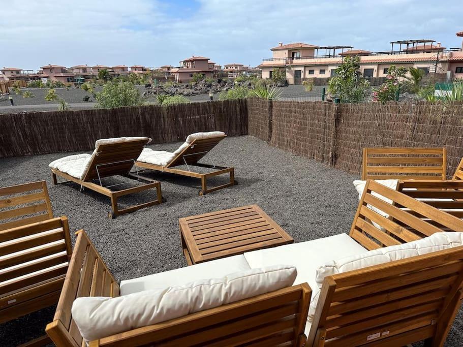 La Caleta Con Piscina Terraza Jardines Privados Terraza Y Wifi Corralejo