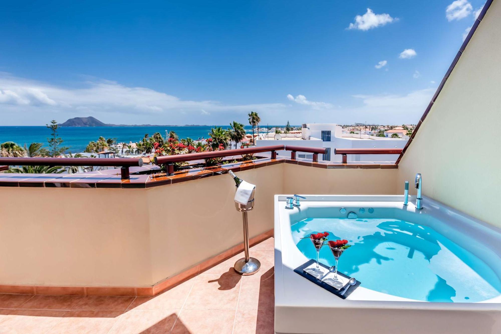 Hotel Barcelo Bay - Adults Only 4*
