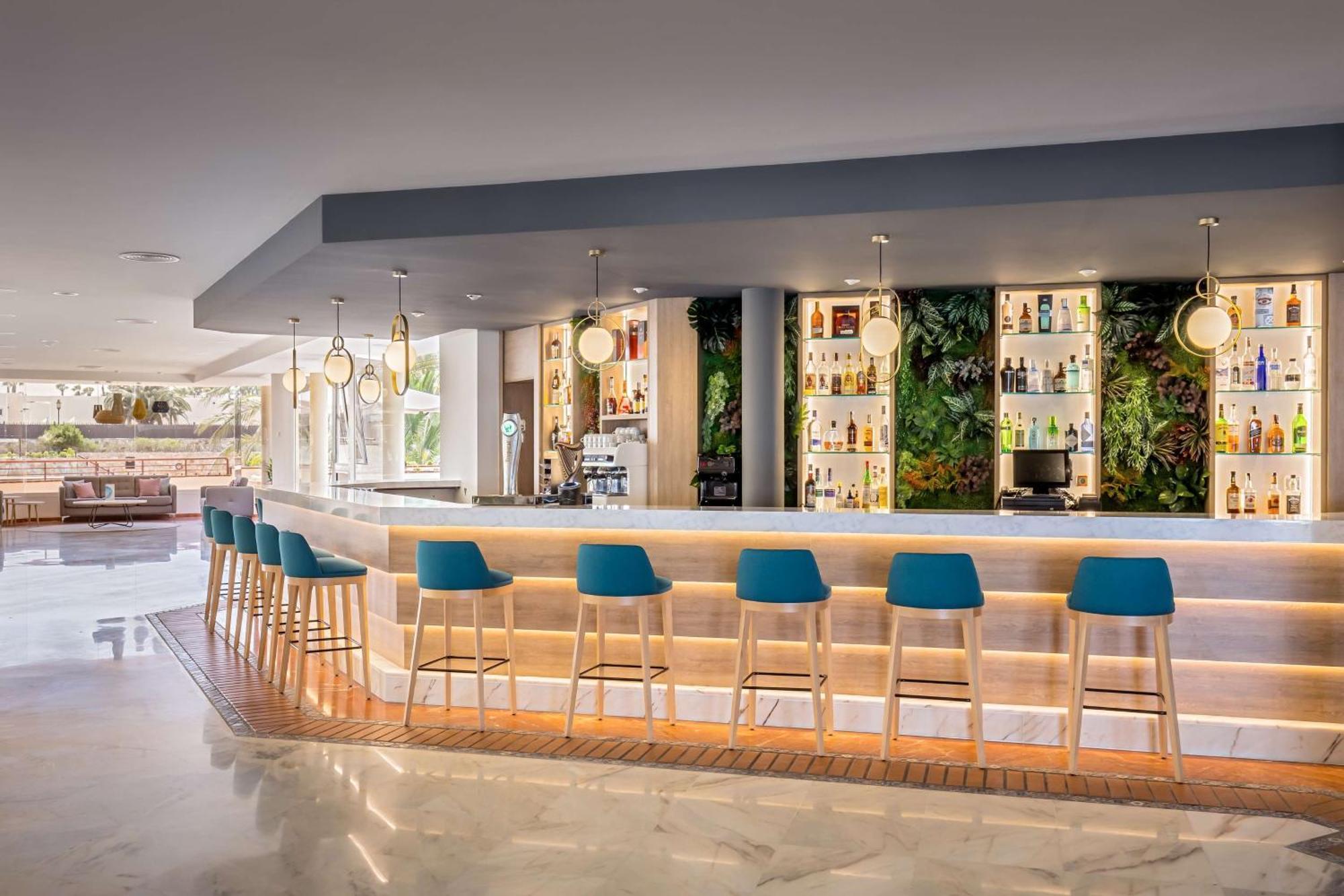 Hotel Barcelo Bay - Adults Only 4*