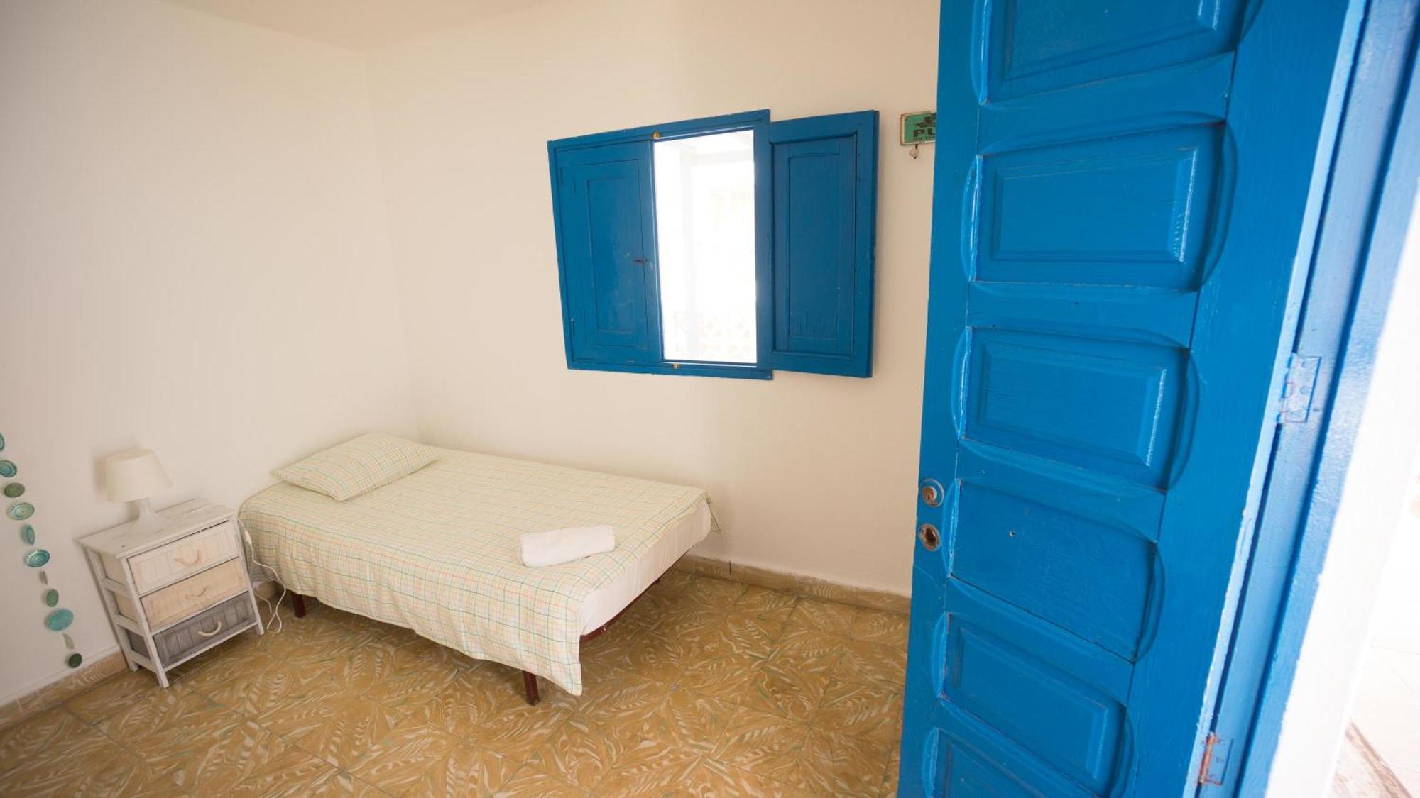 Sol Y Mar Surf Camp Albergue Corralejo