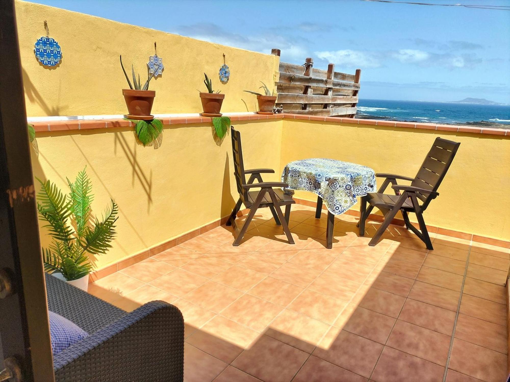 Atico De Carlo Con Vistas Al Mar Y Terraza Corralejo