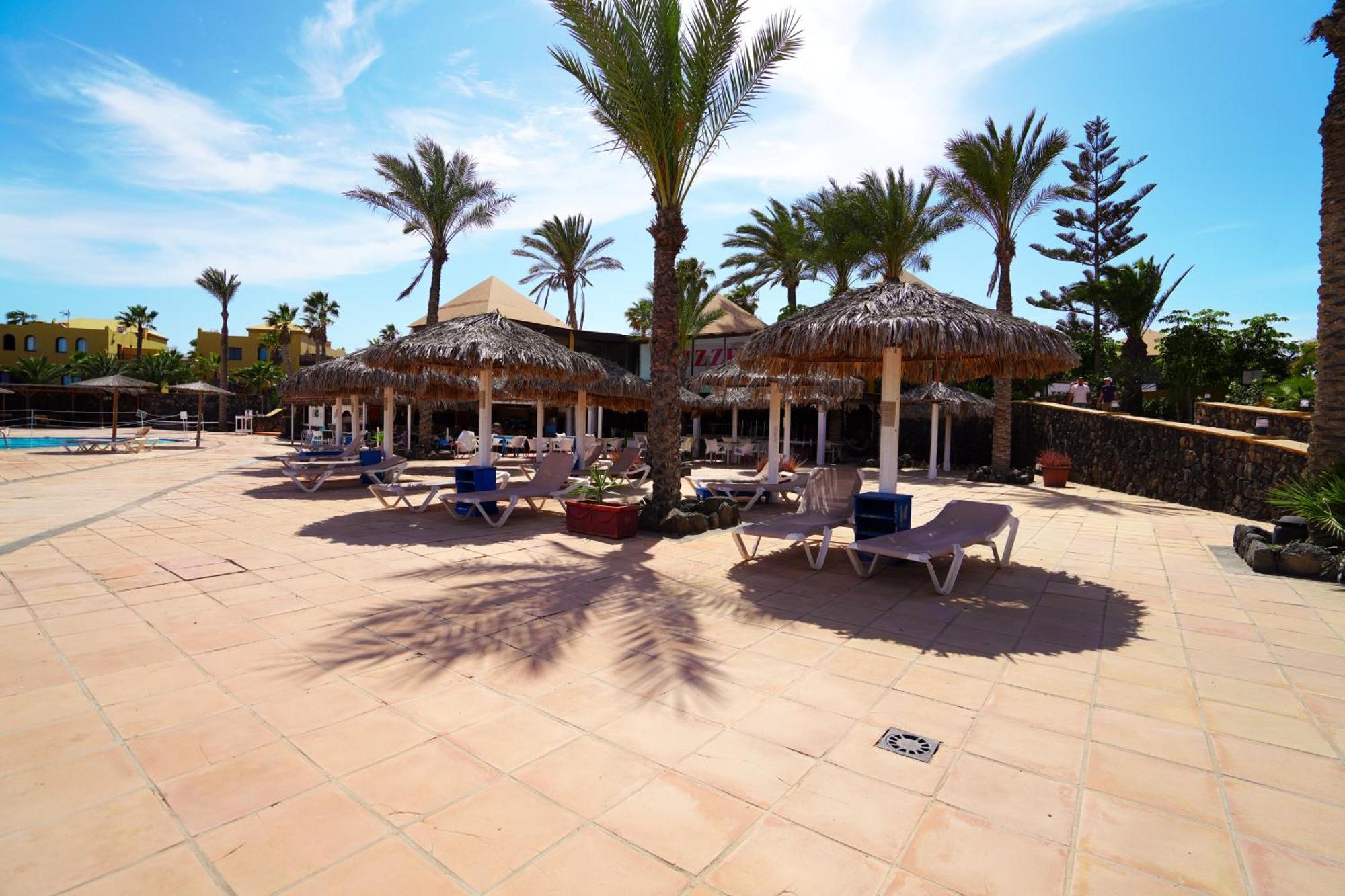 Private - Fast Wi-fi - Pool Appartement