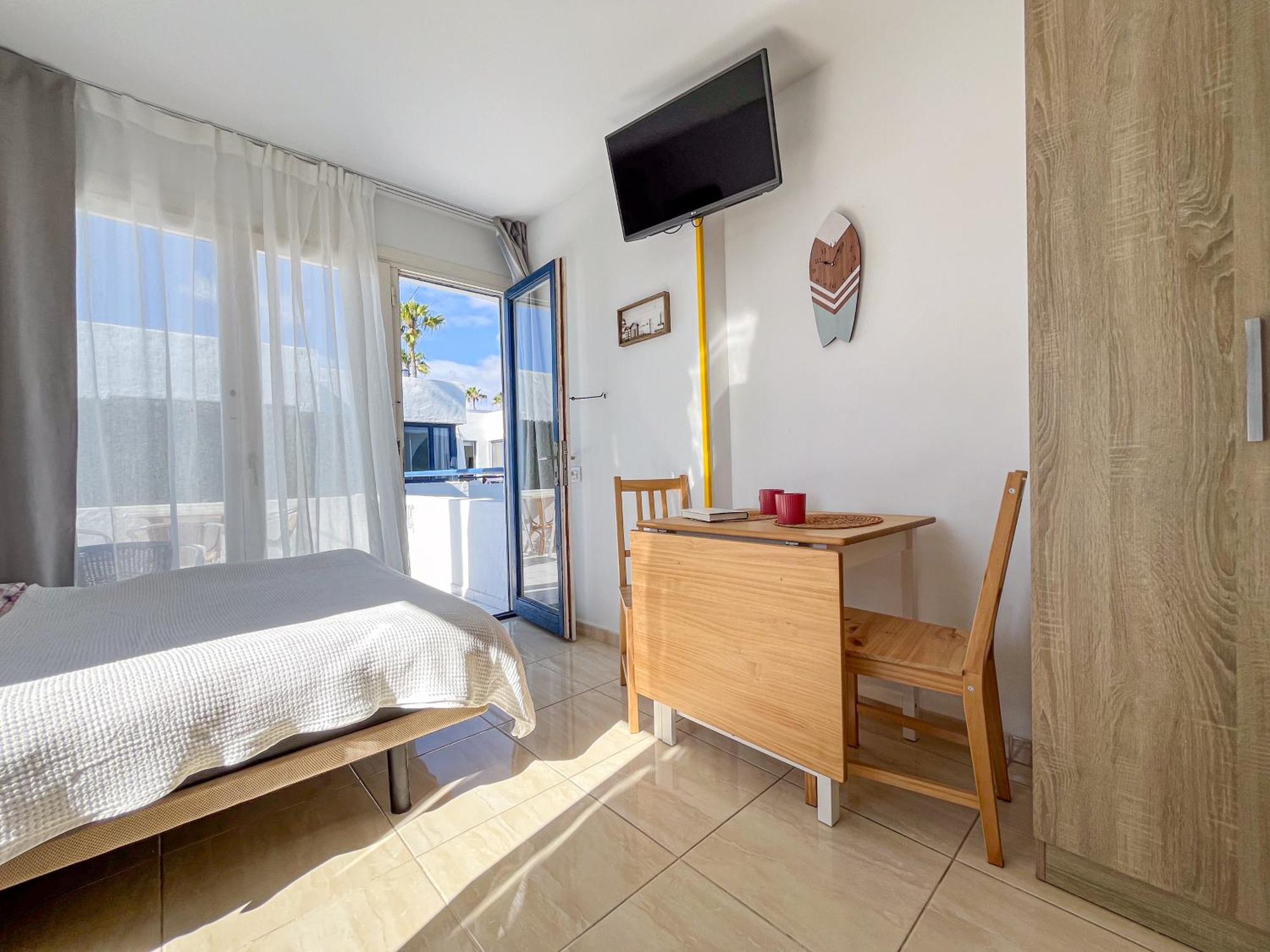 Beachside In Apartment *