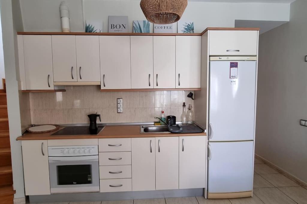 Apartment Fast Wi-fi- Private Rooftop Terrace- 2 Bed *