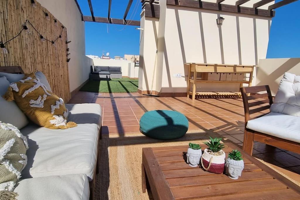 Fast Wi-fi- Private Rooftop Terrace- 2 Bed Corralejo