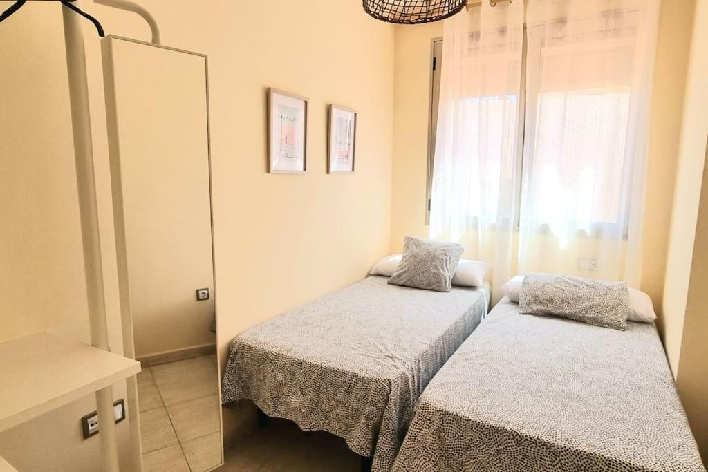 Fast Wi-fi- Private Rooftop Terrace- 2 Bed Apartment