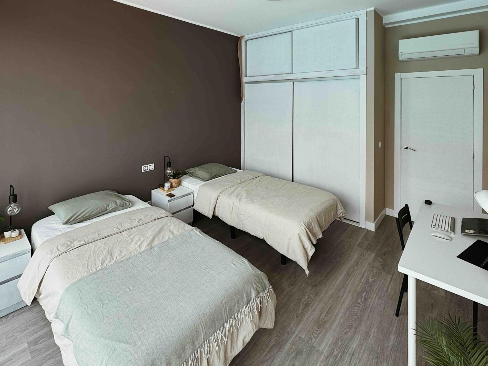 Guest house Banama Coliving & Coworking, Surf & Yoga - Casa Roja
