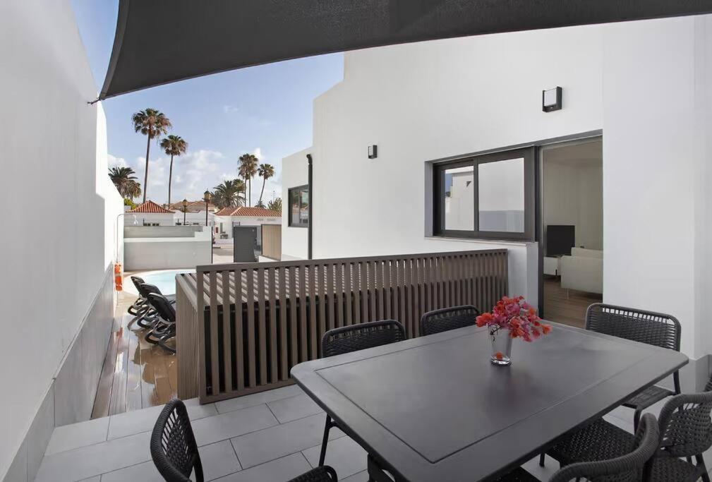 Julaga Private Pool By Holidays Villa *