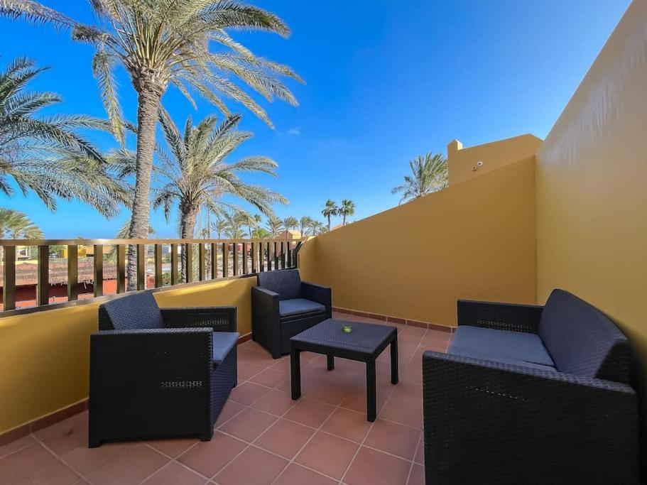Oasis La Palmera Apartment *