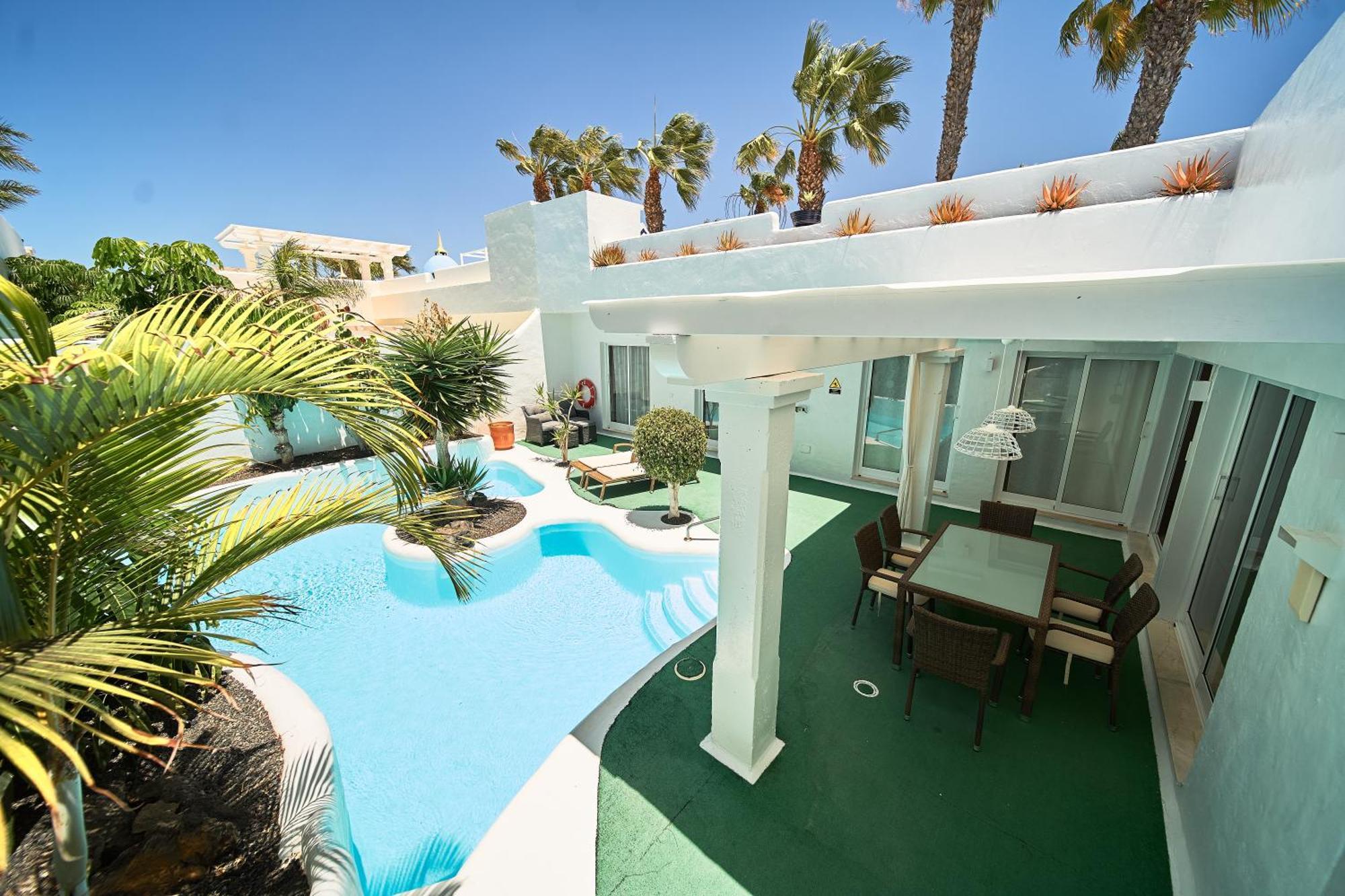 Katis Boutique In Bahiazul Resort Corralejo