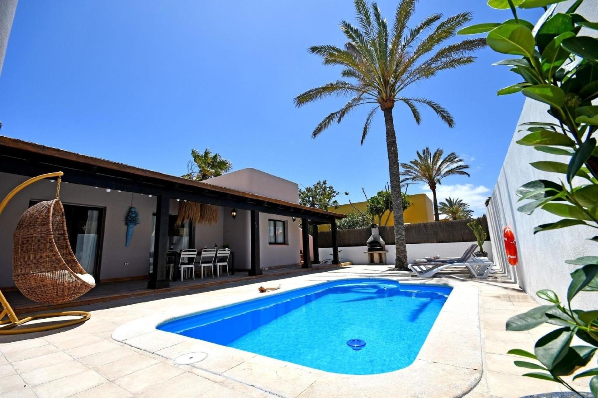 Komfortables In Mit Privatem Garten Und Beheiztem Pool Ferienhaus *