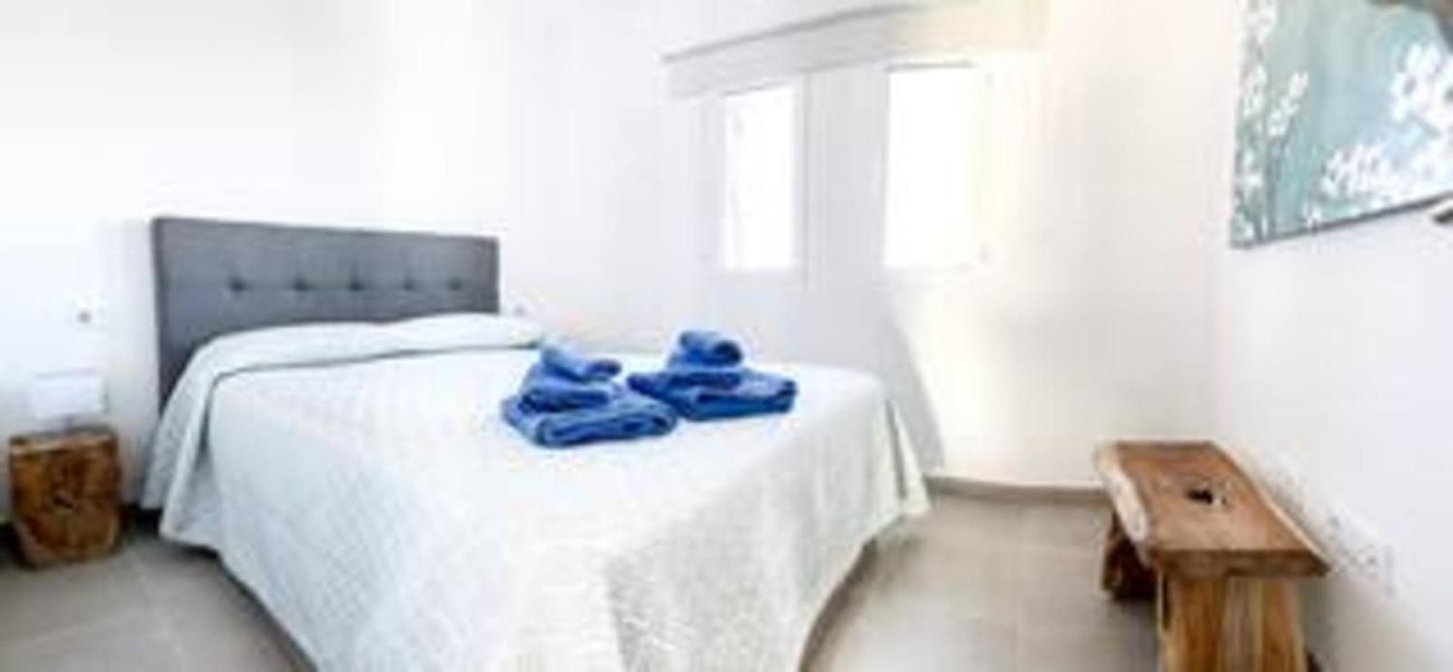 B-rent Sun Cerezo Pool