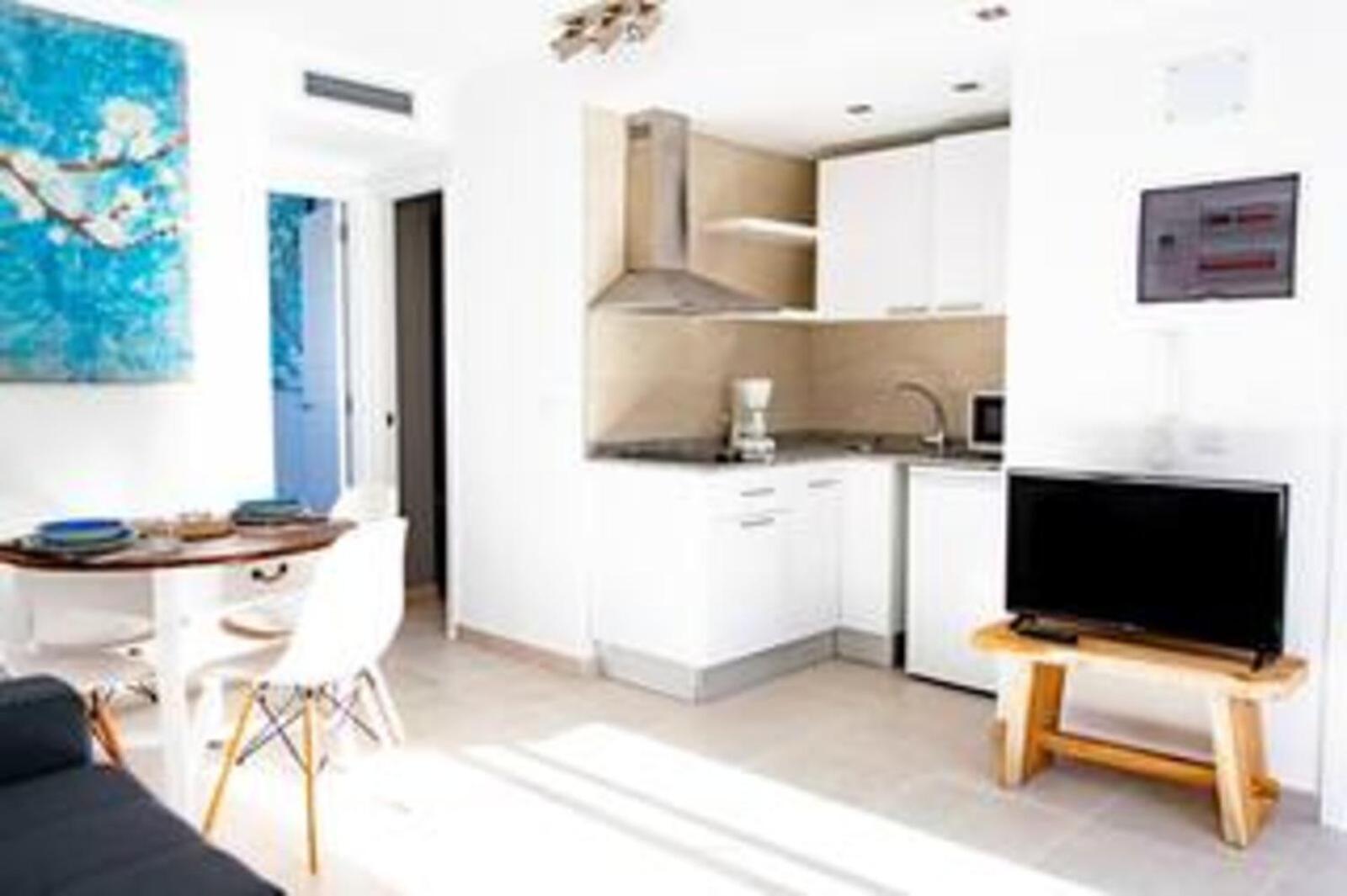 B-rent Sun Cerezo Pool Apartment