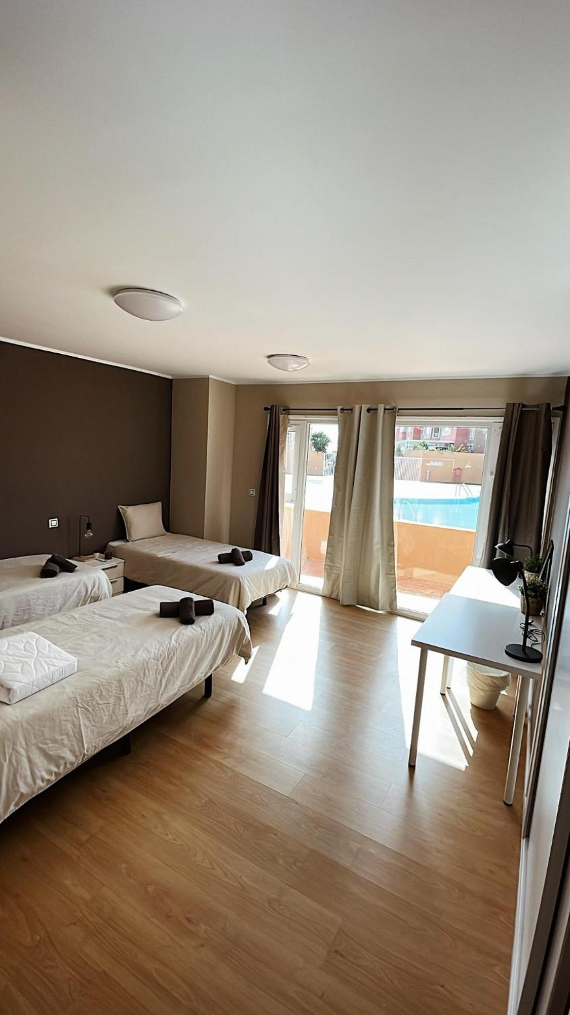 Banama Coliving & Coworking, Surf & Yoga - Casa Roja *