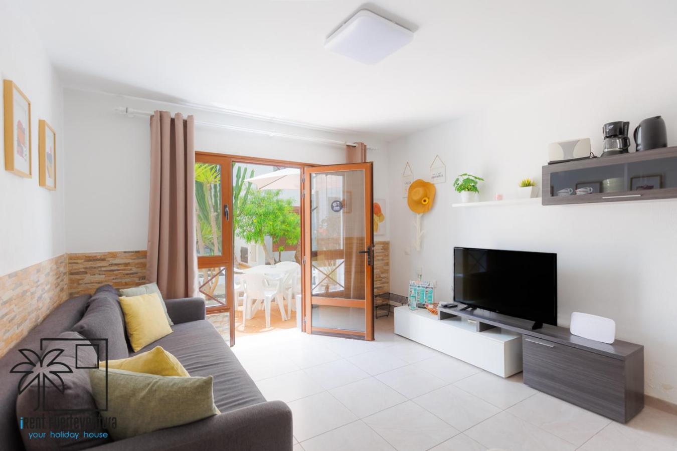 21 Ineika Irent Fuerteventura Corralejo