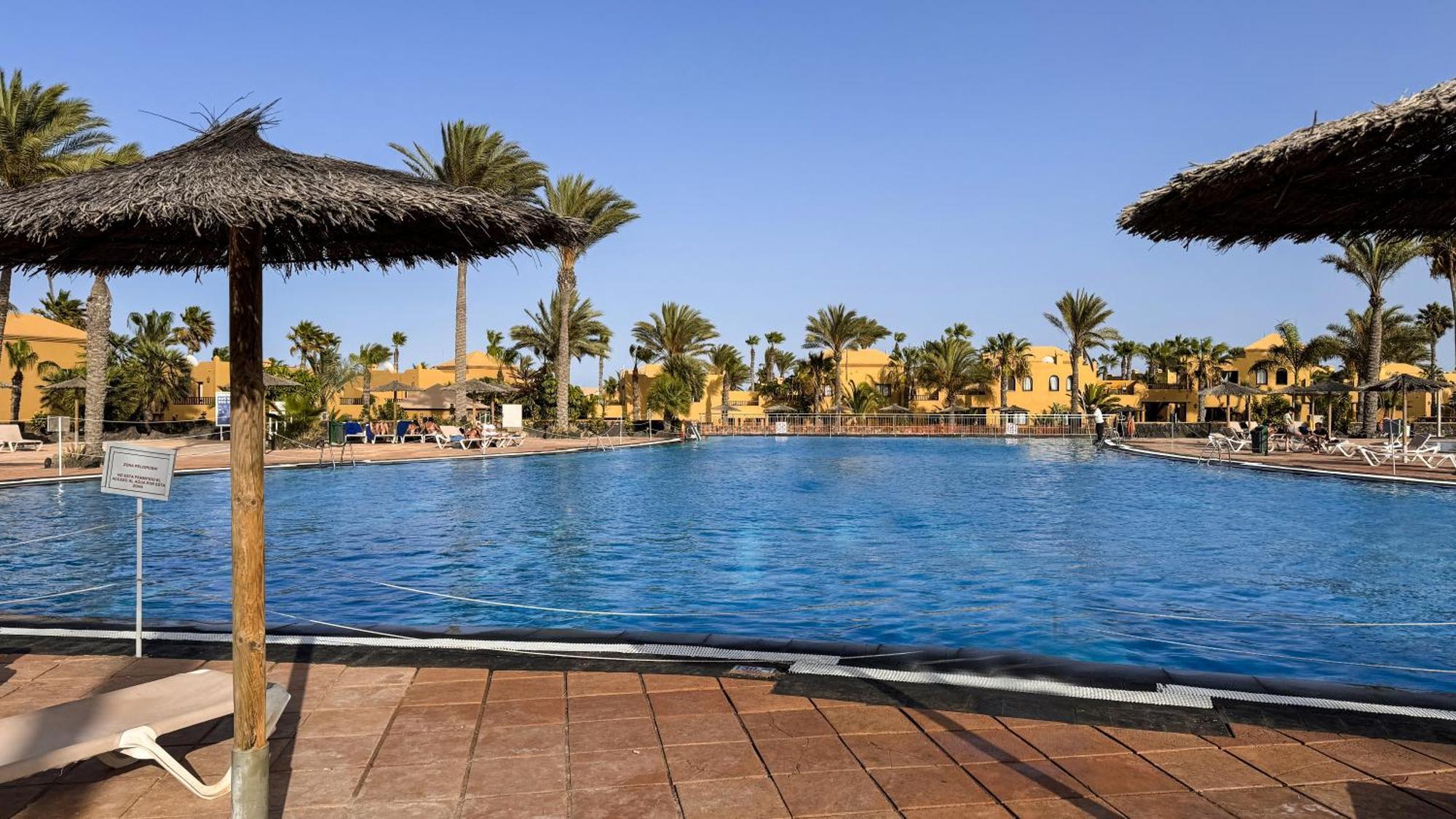 Golden Dream, Swimming Pool And Parking Holiday home *