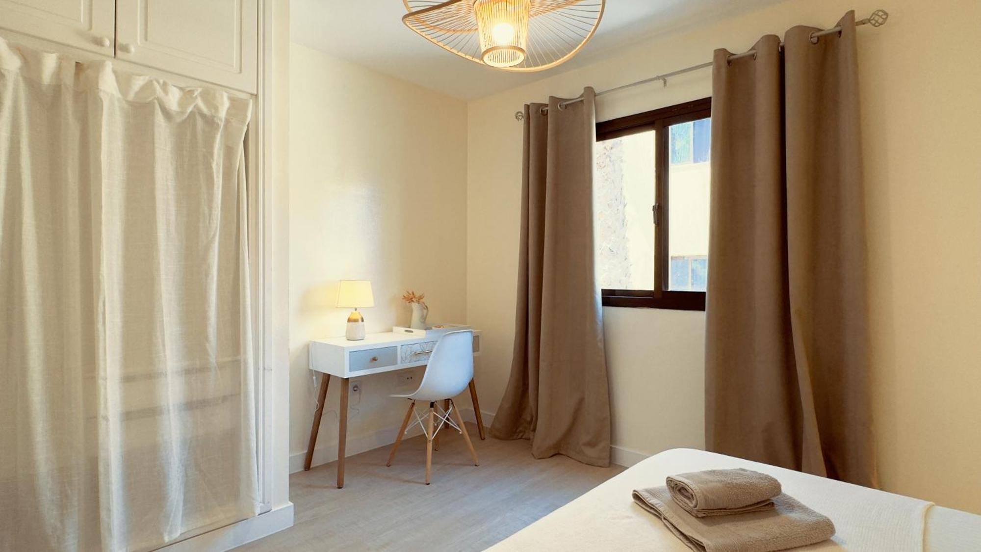 Golden Dream, Swimming Pool And Parking Holiday home *