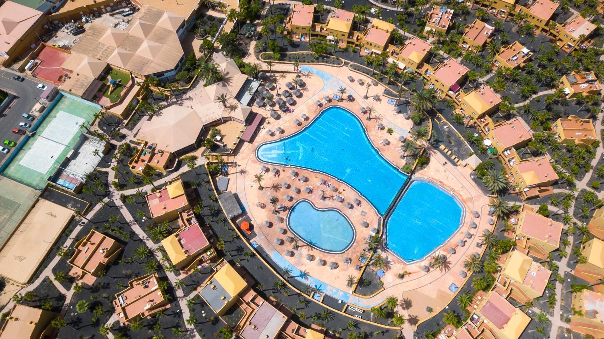 Golden Dream, Swimming Pool And Parking Corralejo