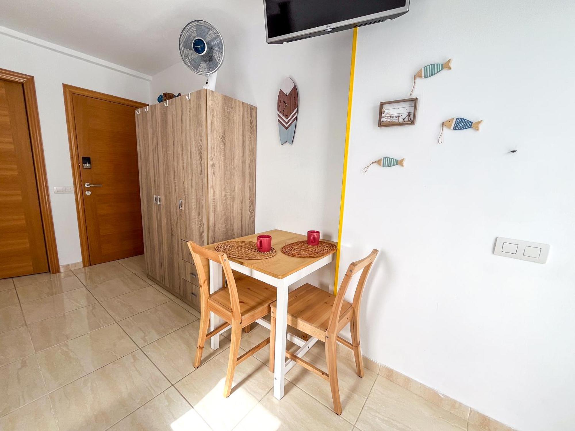 Beachside In Apartment *