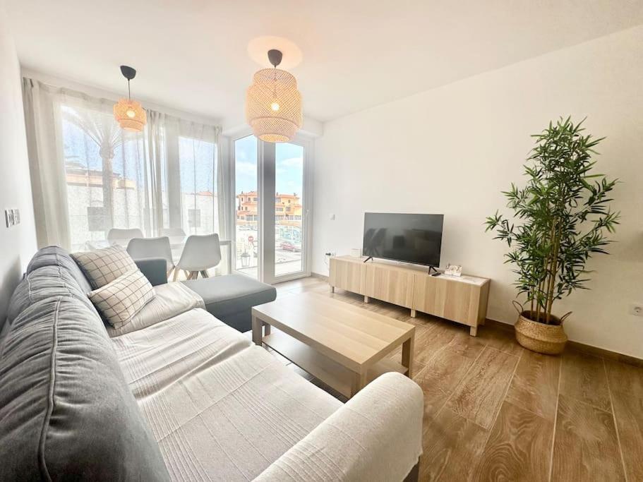 Apartment El Queque Sea View 2 Bedroom 2desks And Balcony *