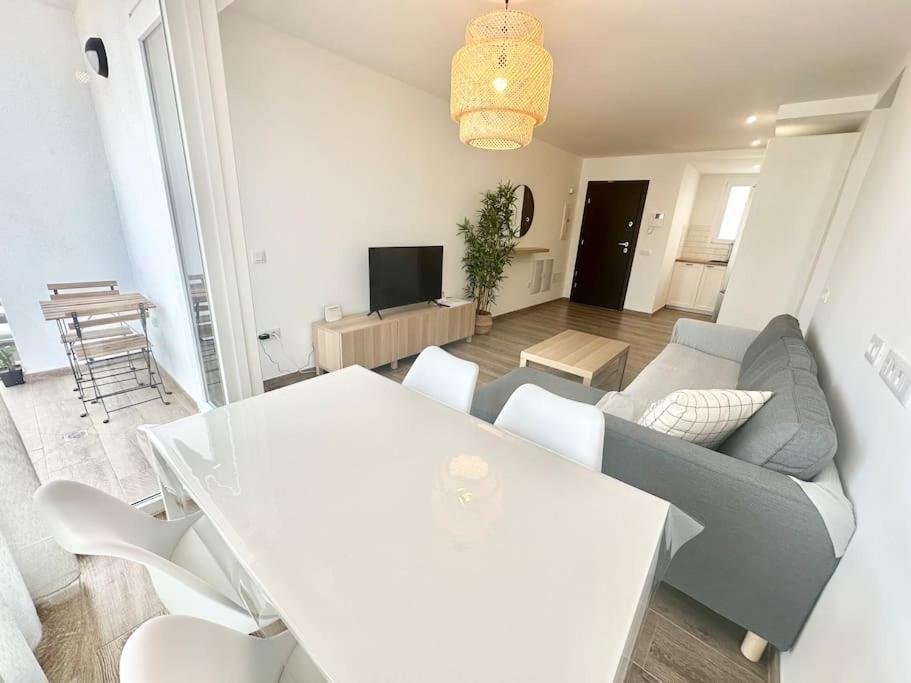 Apartment El Queque Sea View 2 Bedroom 2desks And Balcony *