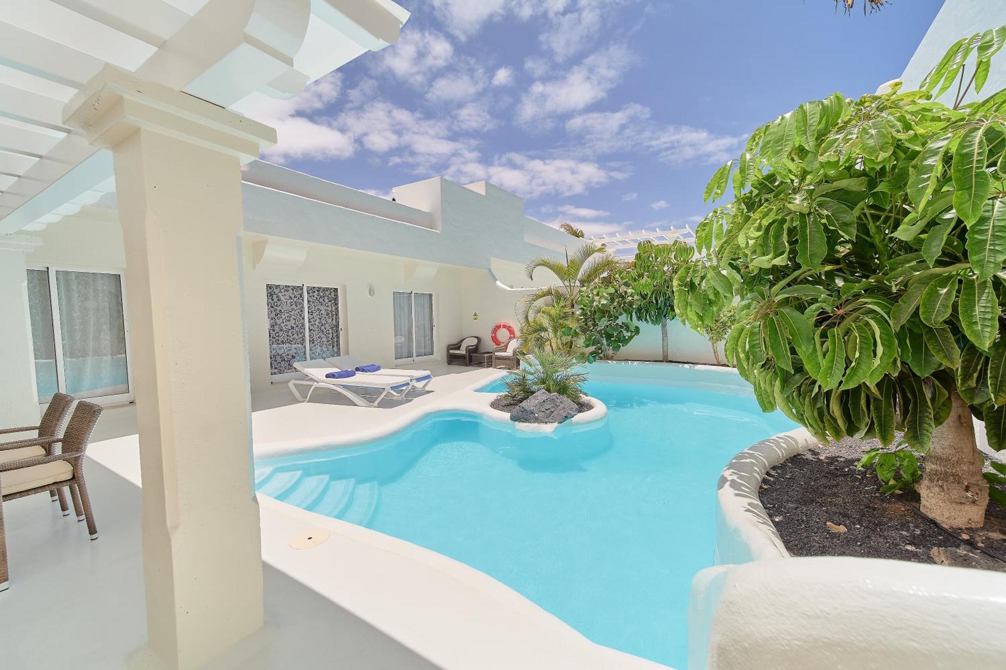 Katis Boutique In Bahiazul Resort 4*
