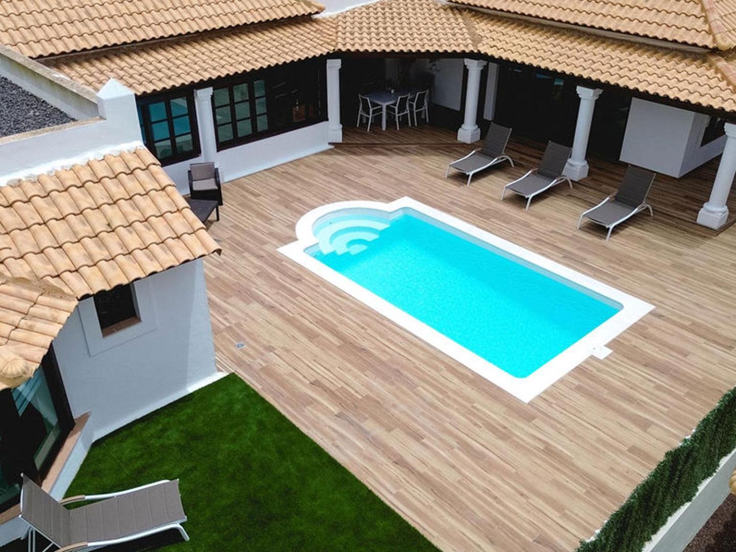 Relax Deluxe Private Pool By Holidays Villa