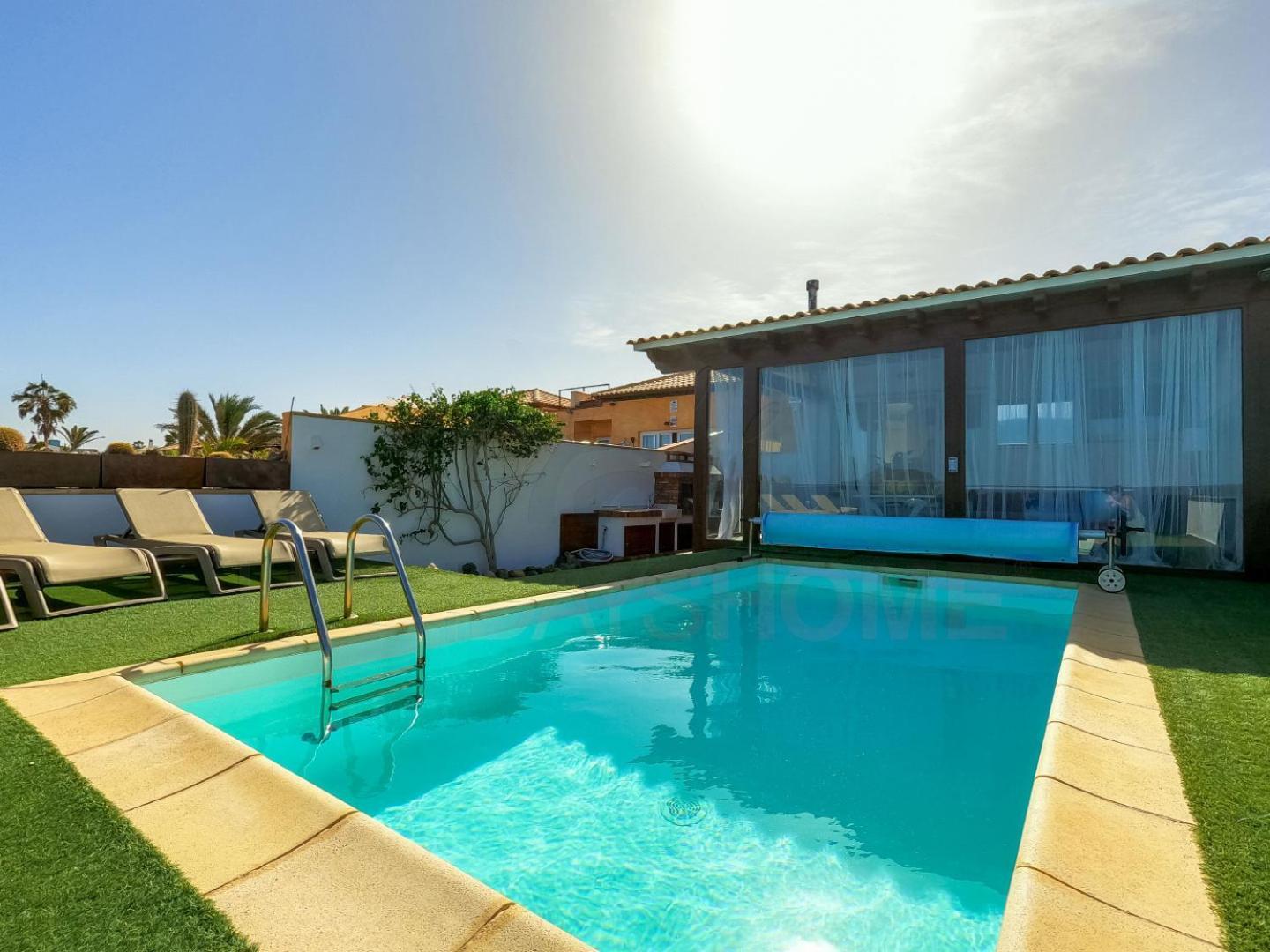 Oasis Beachfront By Holidays * Corralejo